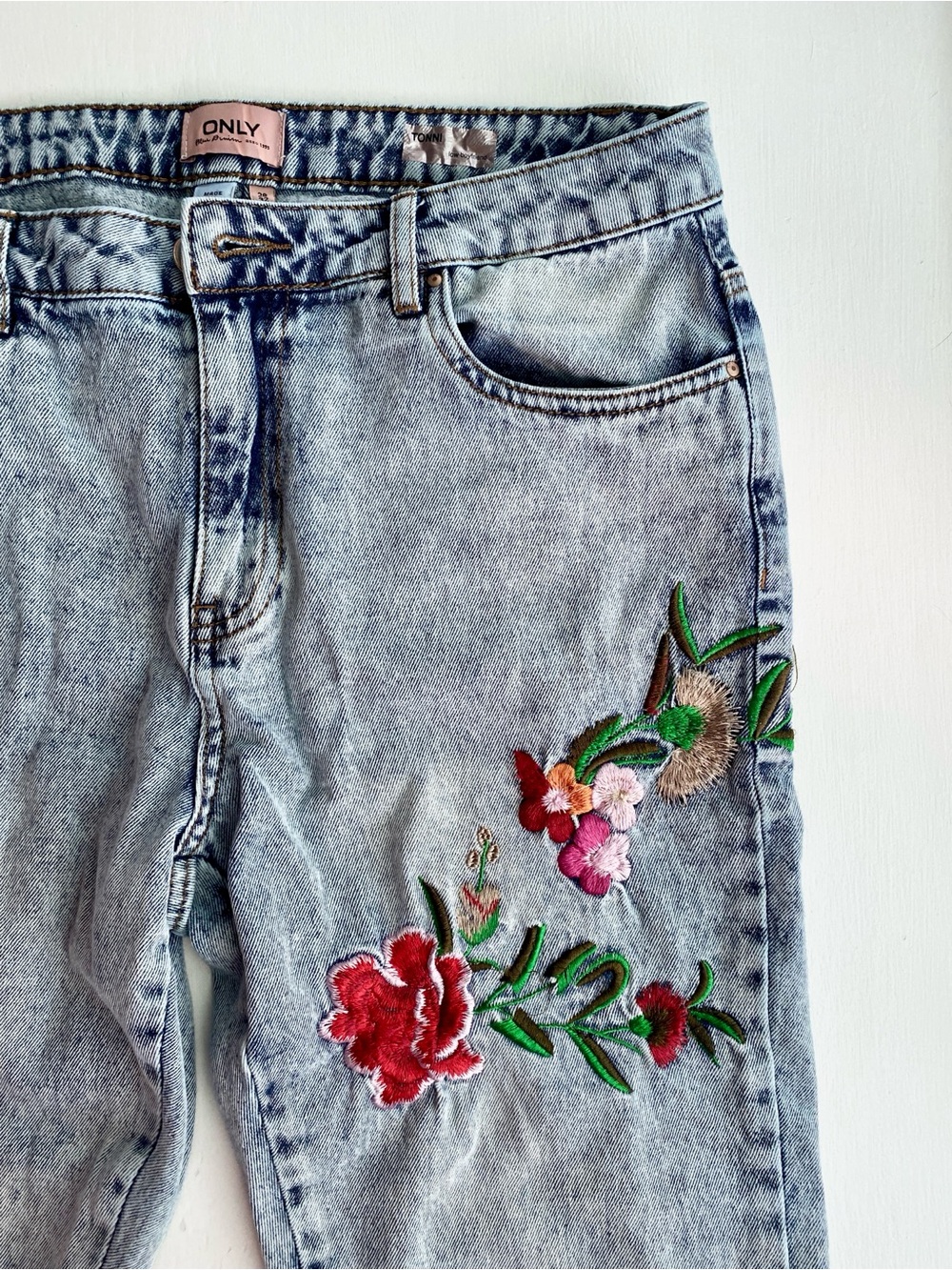ONLY Light Blue Low Boyfriend Jeans with Floral Embroidery